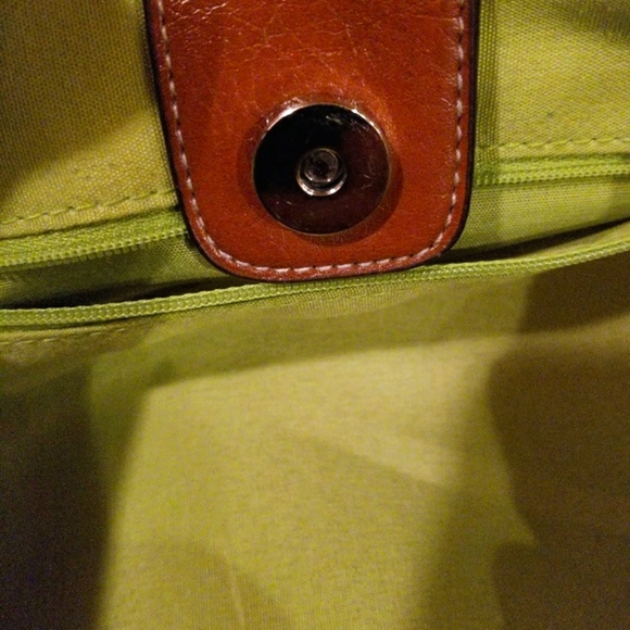 Straw Stripped Shoulder Bag - Picture 4 of 7